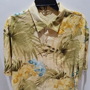 Tommy Bahama Medium Size Floral Short Sleeve Shirt